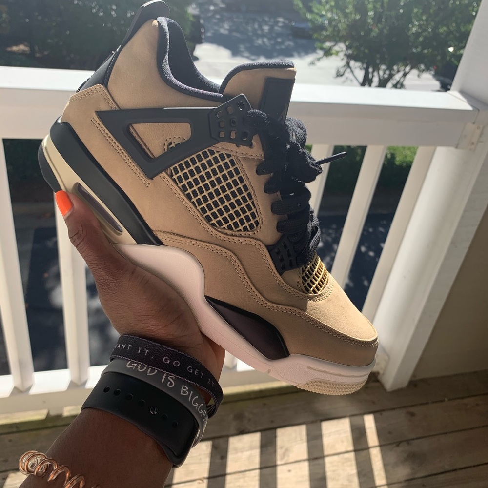Nike Jordan 4 Retro Mushroom Size 6.5y Women 8